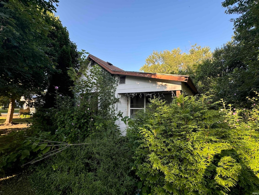 175 N Snowden St, Andrews, IN 46702 - photo 1