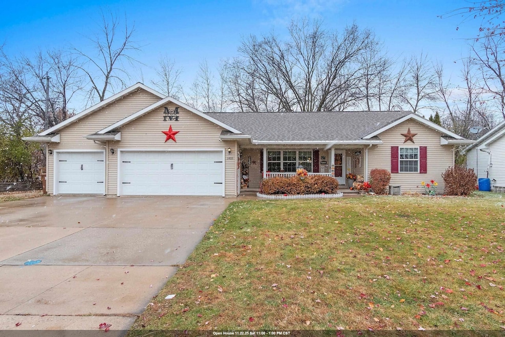 1410 Alcan Dr, Menasha, WI 54952 - photo 1