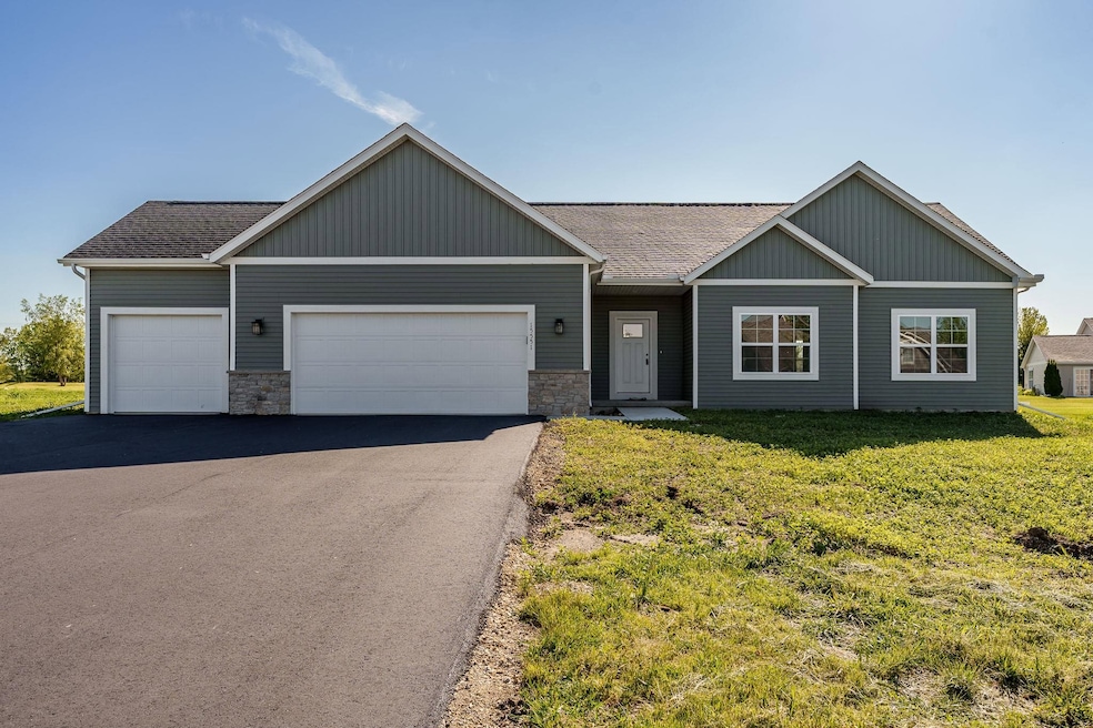 15551 Finley Way, South Beloit, IL 61080 - photo 1