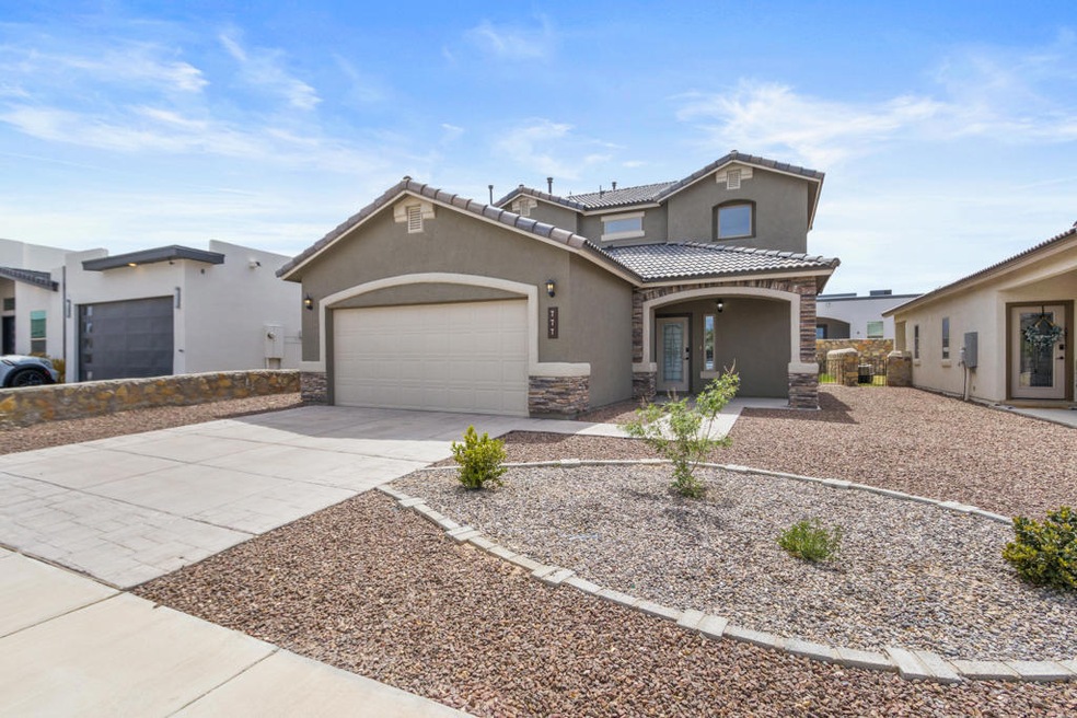 777 Oxfordshire St, El Paso, TX 79928 - photo 1