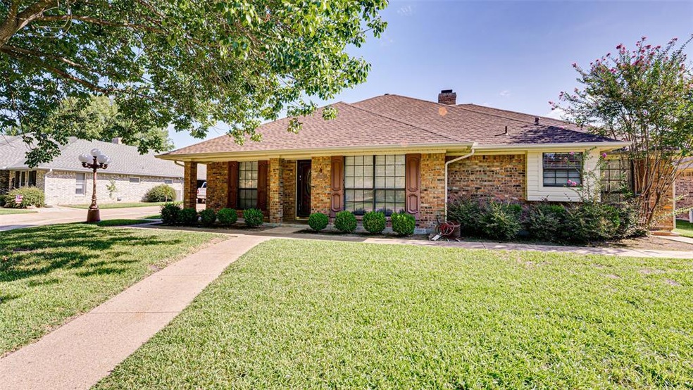 2500 St Andrews Dr, Ennis, TX 75119 - photo 1