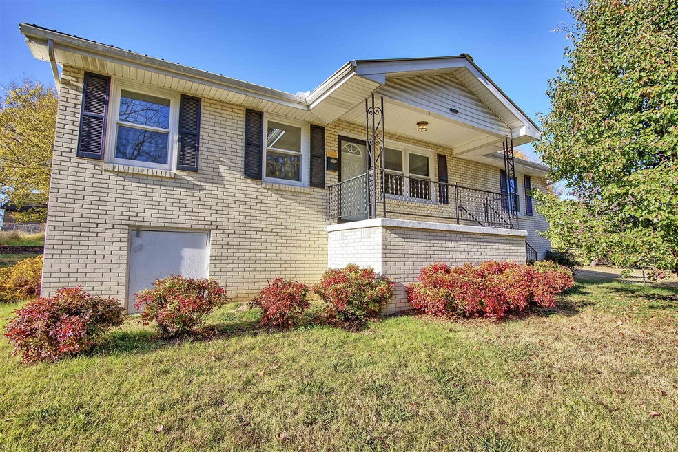 406 Sylvis St, Dickson, TN 37055 - photo 1