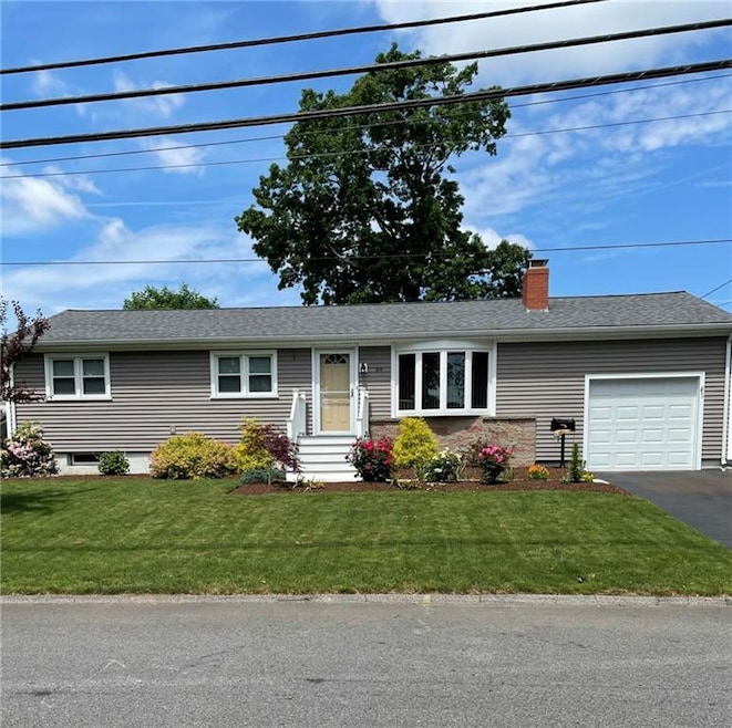 59 Foxcroft Ave, Warwick, RI 02889 - photo 1