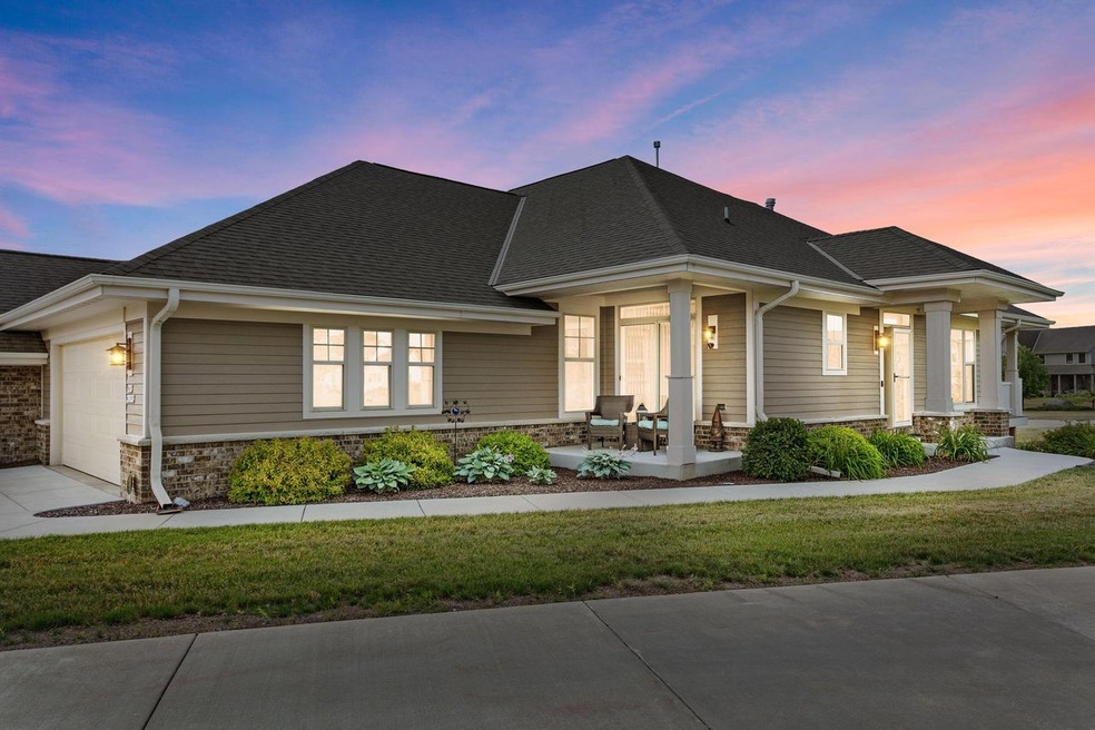 N67W12953 Northfield Cir unit 1301, Menomonee Falls, WI 53051 - photo 1