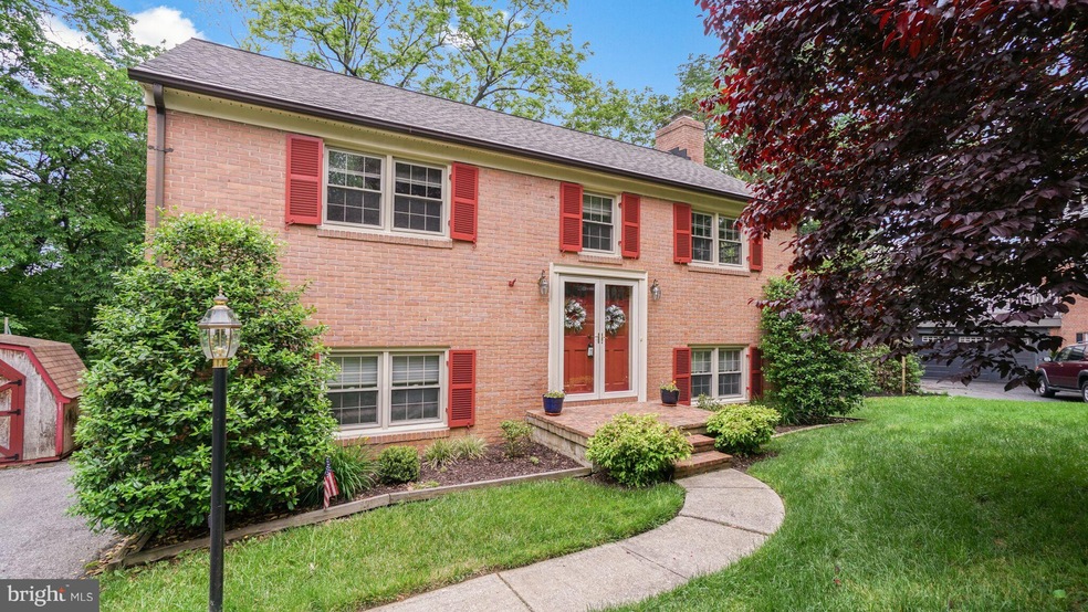 8210 Robin Hood Ct, Towson, MD 21204 - photo 1