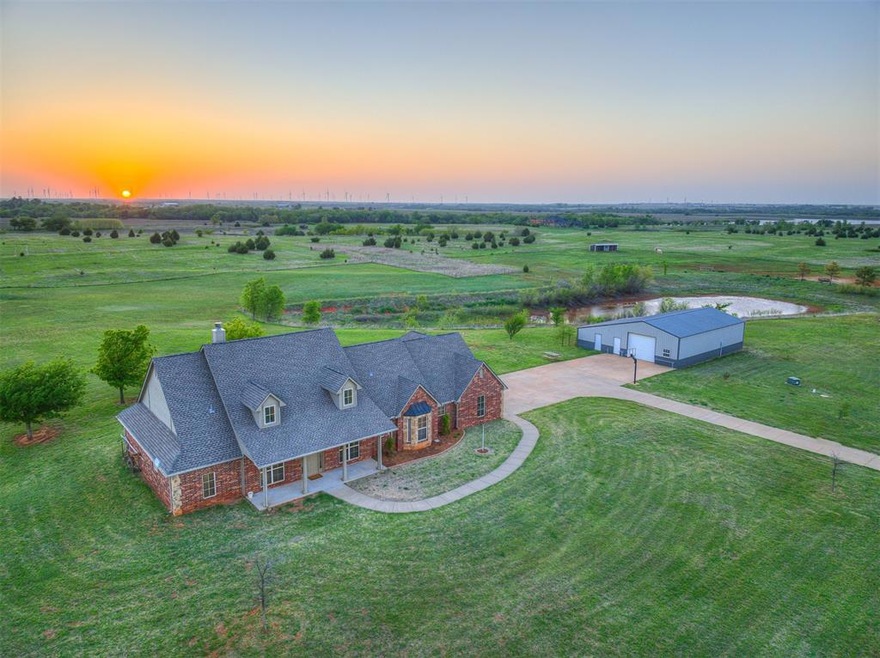 Gorgeous Sunset views on 6 ac (mol) w/ home, shop 
