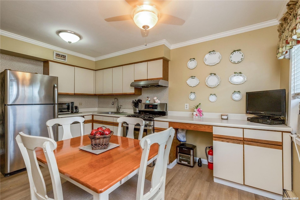 2547 Jerusalem Ave unit 2Q, North Bellmore, NY 11710 - photo 1