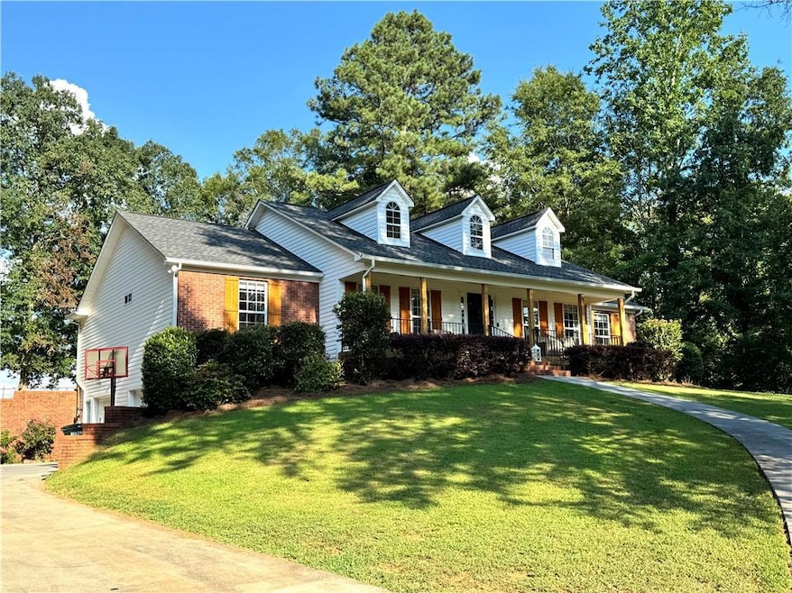 132 Hunter Dr NE, Calhoun, GA 30701 - photo 1