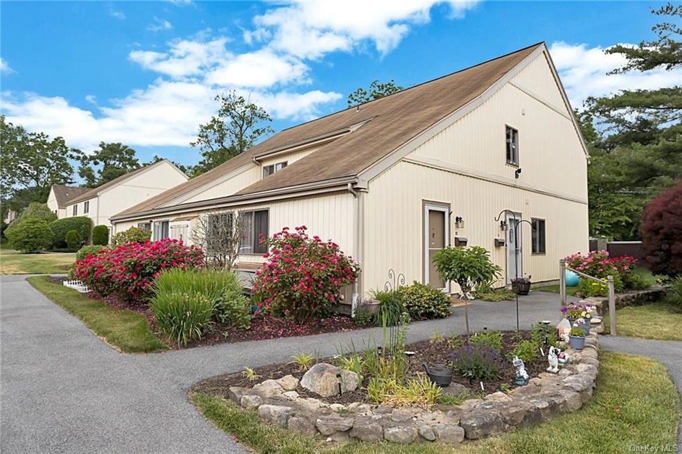 2 Kings Ct unit B, Mohegan Lake, NY 10547 - photo 1