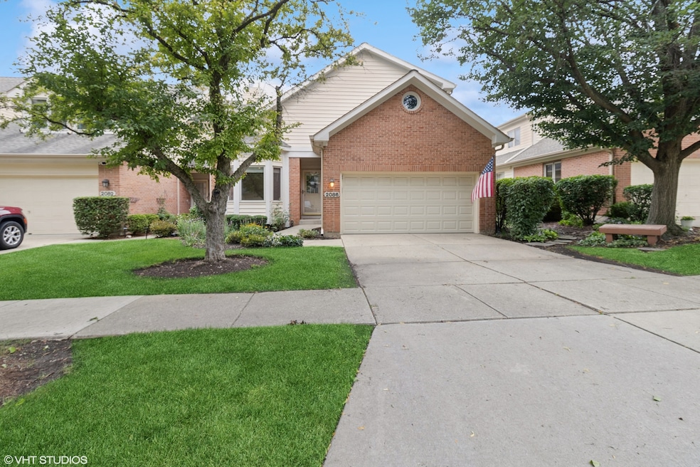2086 Hallmark Ct, Wheaton, IL 60187 - photo 1