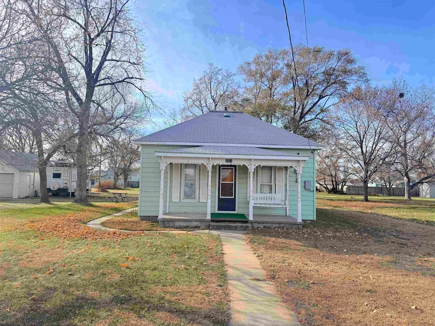 1311 N Harrison St, Lexington, NE 68850 - photo 1