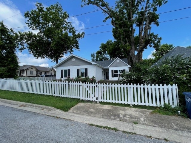 202 N 6th St, Rogers, AR 72756 - photo 1