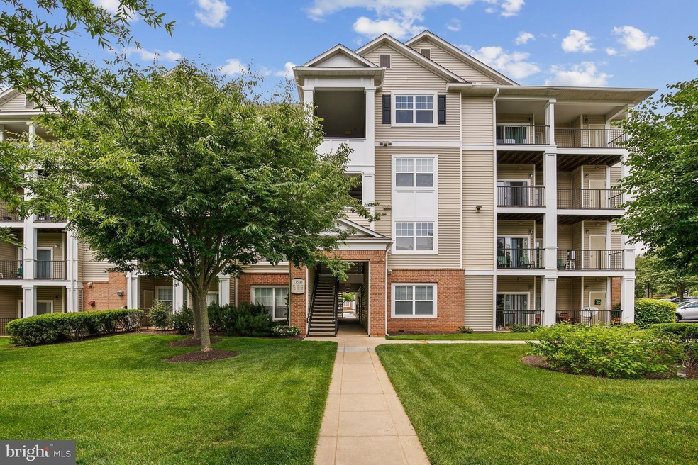 13500 Derry Glen Ct unit 302, Germantown, MD 20874 - photo 1