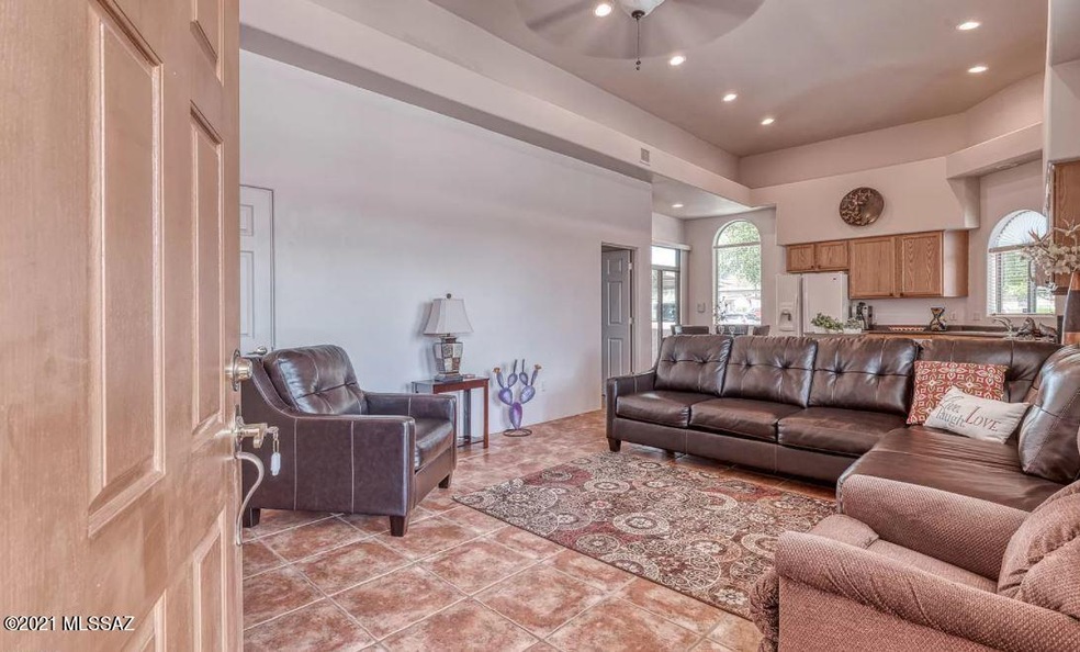 5699LivingRoom-1