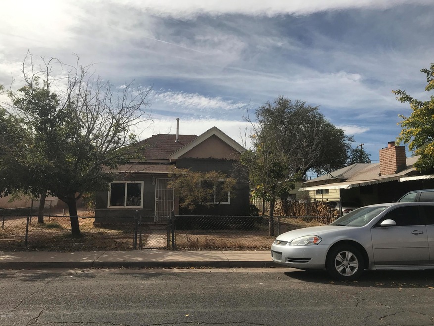 209 W Oak St, Winslow, AZ 86047 - photo 1