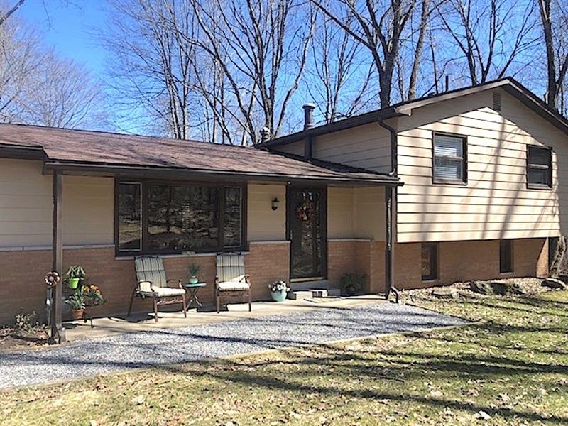 4 BEDROOM 2 FULL BATH HOME ON 2 LAKE LATONKA LOTS