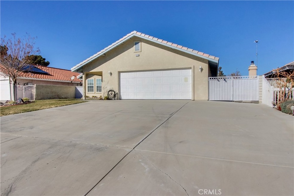 18146 Pahute Ave, Victorville, CA 92395 - photo 1