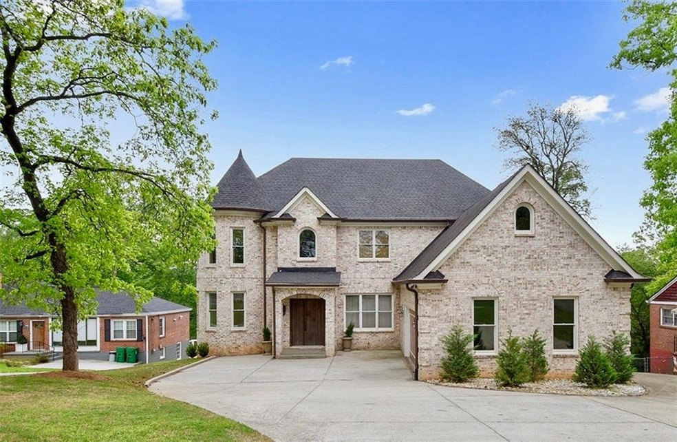 Huge Brookhaven home close to 400/85, Phipps Plaza