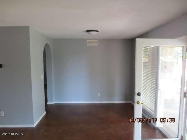 Dining Area-640