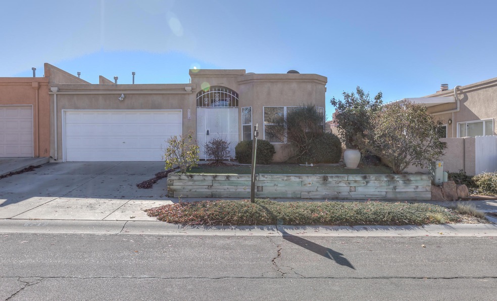 6712 Kelly Ann Rd NE, Albuquerque, NM 87109 - photo 1