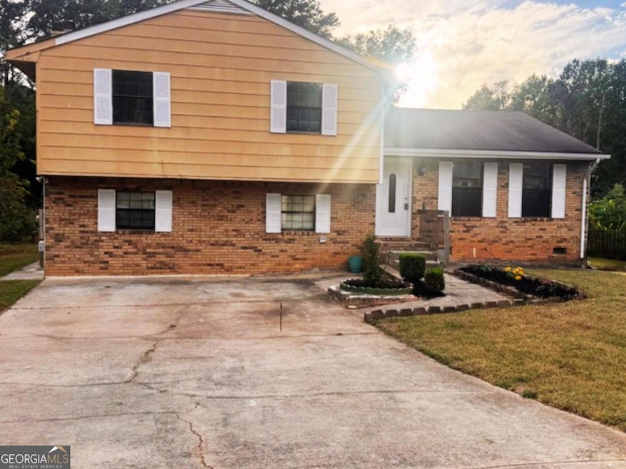 7087 Apache Ln, Riverdale, GA 30274 - photo 1