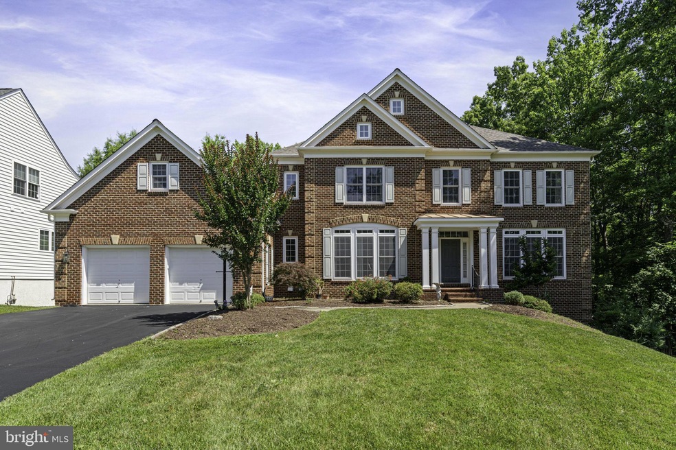 8705 Bitterroot Ct, Lorton, VA 22079 - photo 1