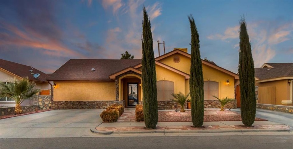 14129 Lago Seco Dr, Horizon City, TX 79928 - photo 1