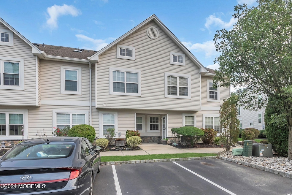 28 Forrest Ct, Tinton Falls, NJ 07753 - photo 1