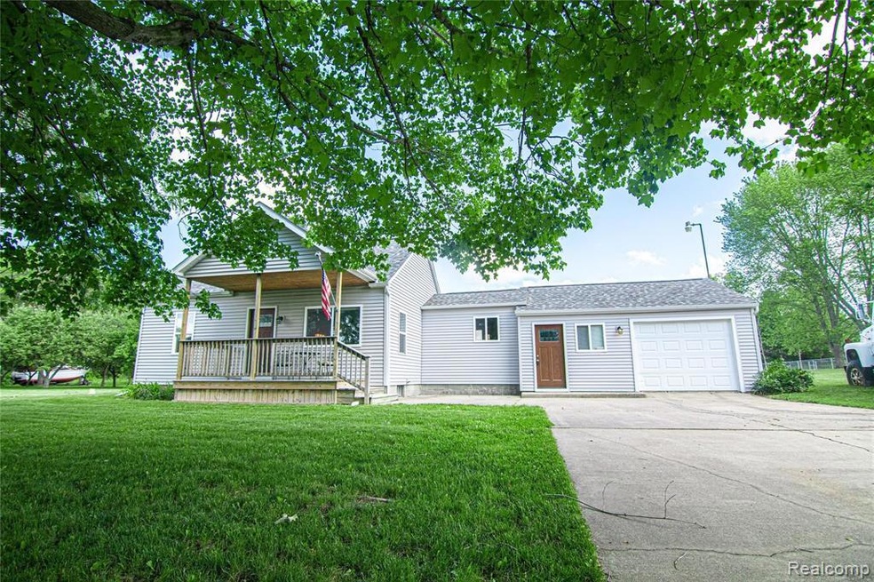 7460 Lahring Rd, Gaines, MI 48436 - photo 1