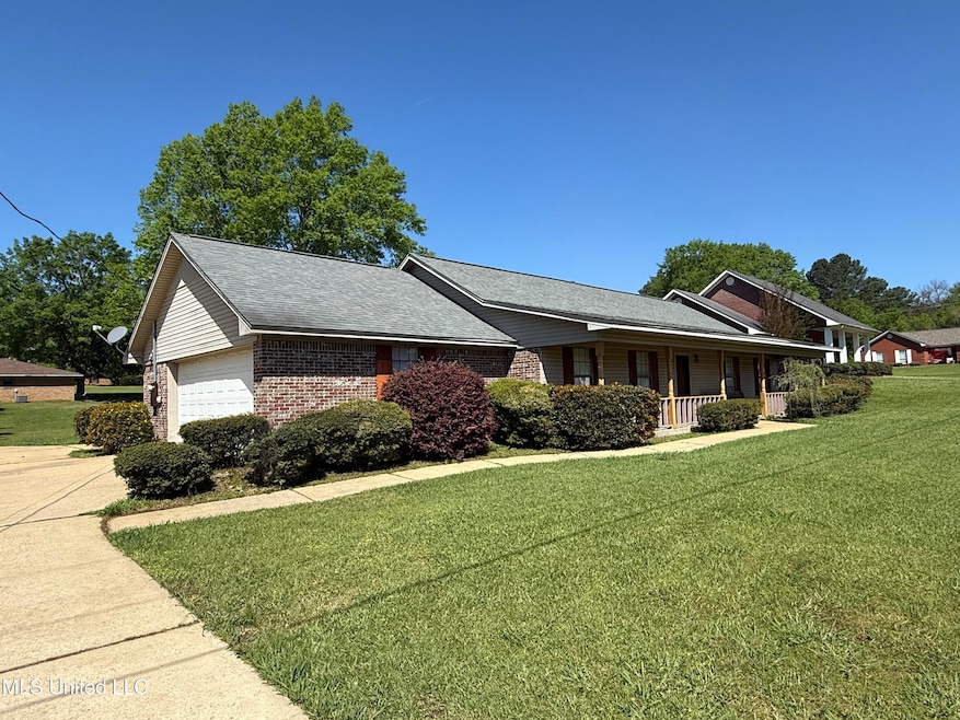 111 Chessie Ln, Carthage, MS 39051 - photo 1