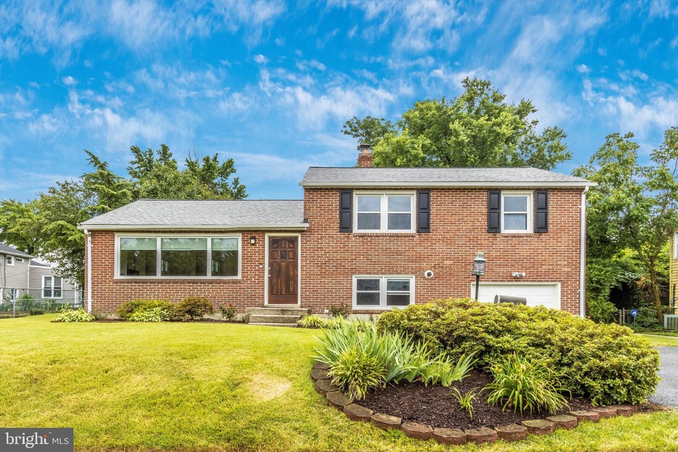 601 Olesmont Rd, Catonsville, MD 21228 - photo 1