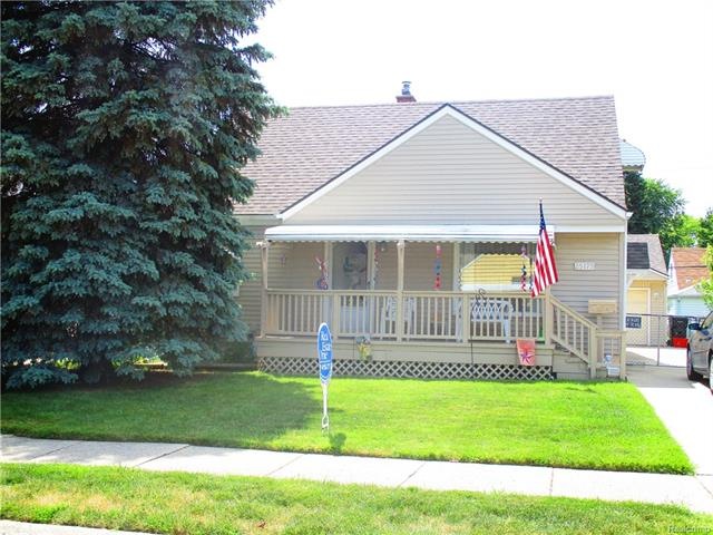 25175 Buick St, Roseville, MI 48066 - photo 1