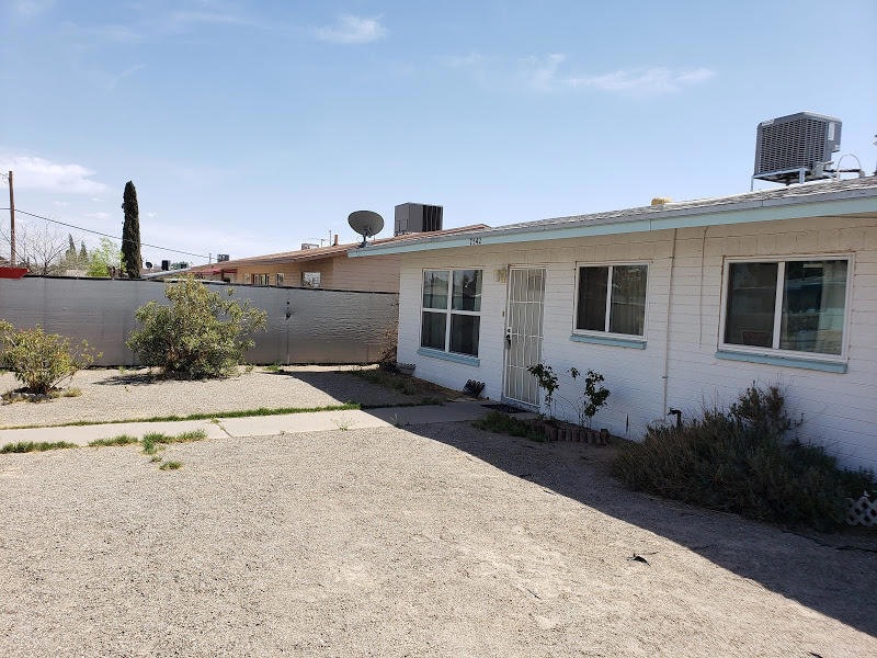 7542 Corozal Dr, El Paso, TX 79915 - photo 1