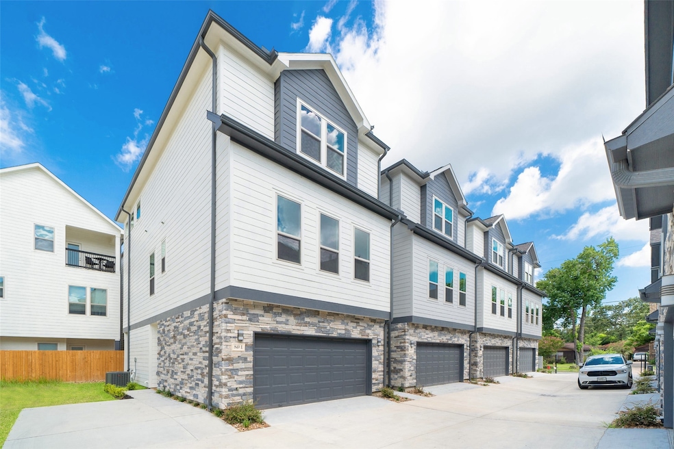 845 Fisher St unit F, Houston, TX 77018 - photo 1