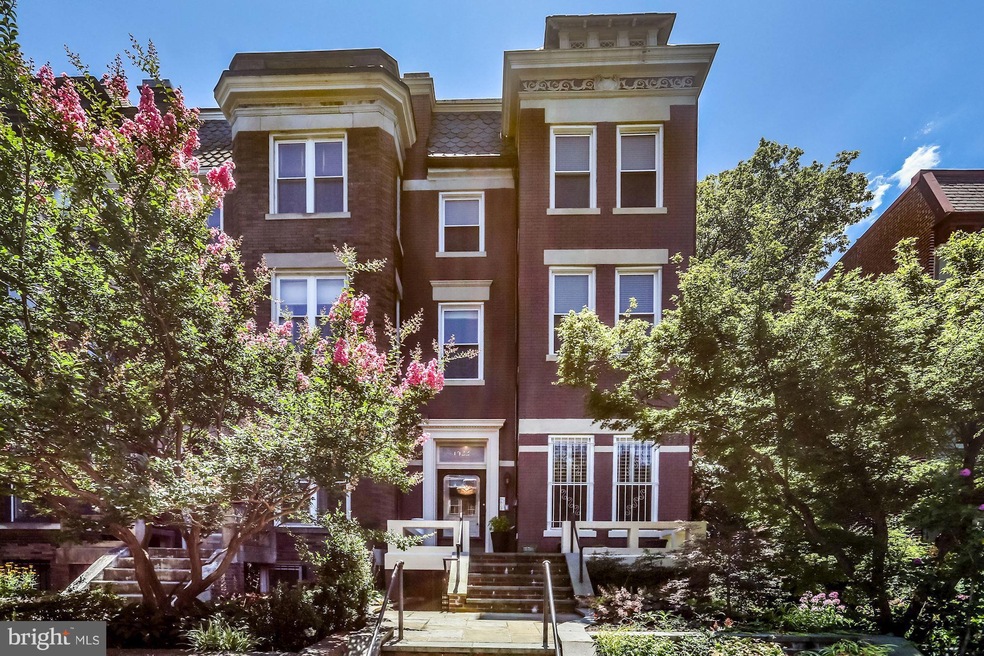 1922 Calvert St NW, Washington, DC 20009 - photo 1