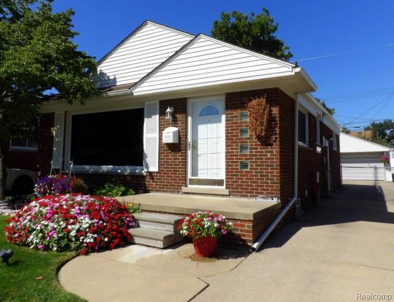 EXCELLENT A.P. LOCATION  WALK TO SCHOOLS (CABRINI 