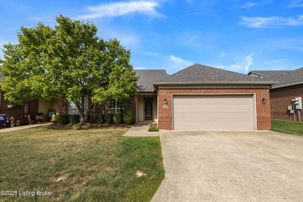 1309 Bent Willow Ln, Louisville, KY 40214 - photo 1