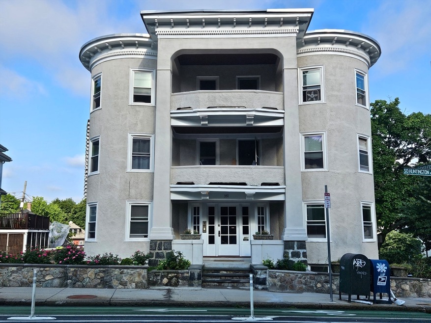 351 S Huntington Ave unit 3, Jamaica Plain, MA 02130 - photo 1