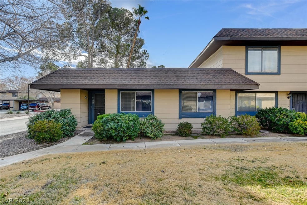 End unit one story townhome