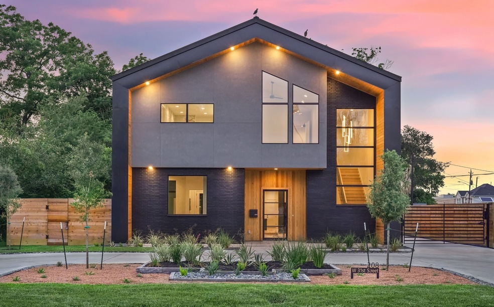 208 W 31st St, Houston, TX 77018 - photo 1