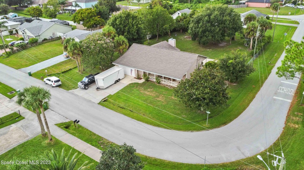 Gorgous Corner Lot