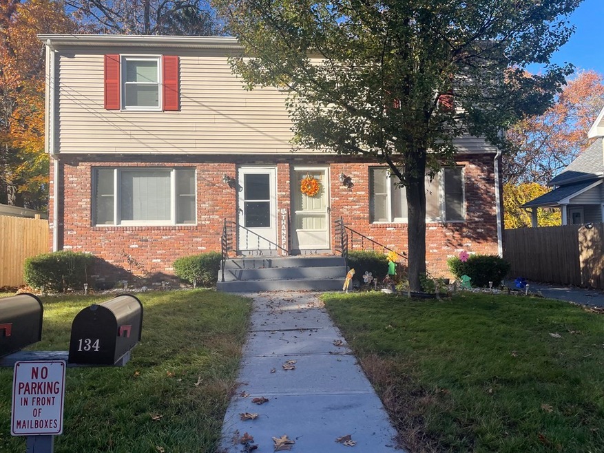 134-136 Darling St, Springfield, MA 01151 - photo 1
