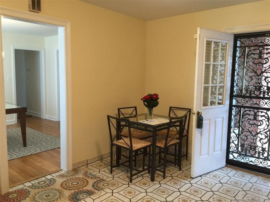 15 Windy Knolls unit A, Greenwich, CT 06831 - photo 1