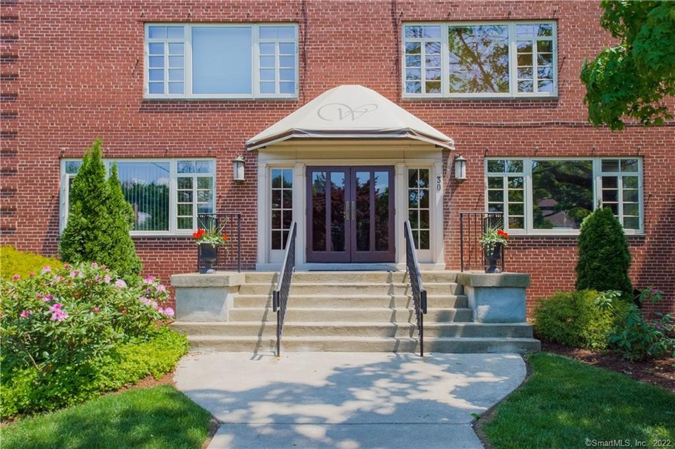 30 Outlook Ave unit 104, West Hartford, CT 06119 - photo 1