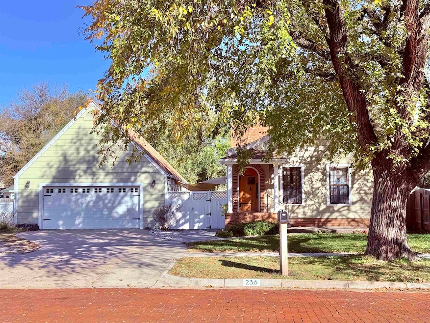 236 W A Ave, Kingman, KS 67068 - photo 1