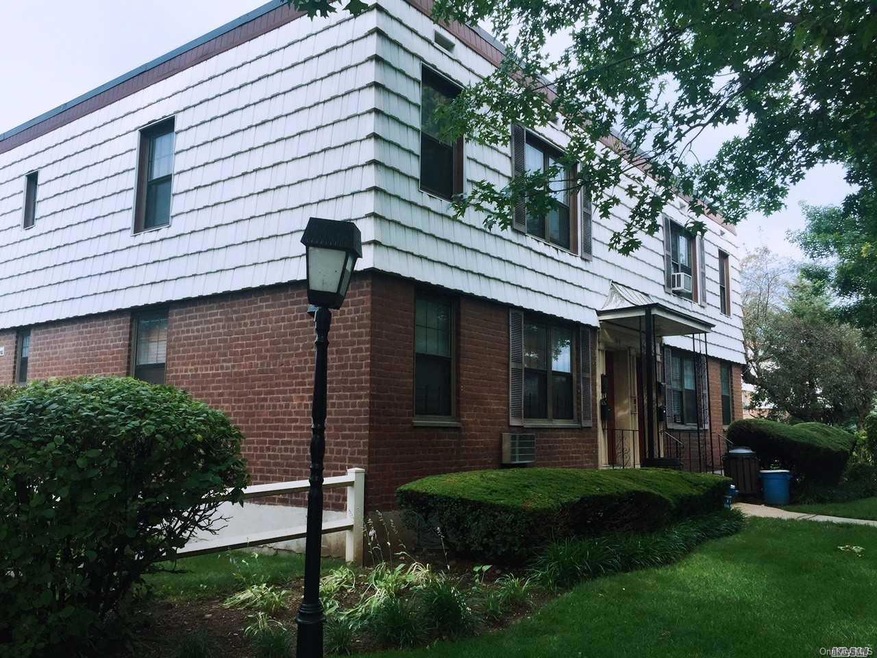 70-11 Park Dr E unit 2B, Flushing, NY 11367 - photo 1