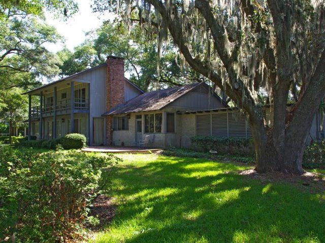 10 Tee Ln, Saint Simons Island, GA 31522 - photo 1
