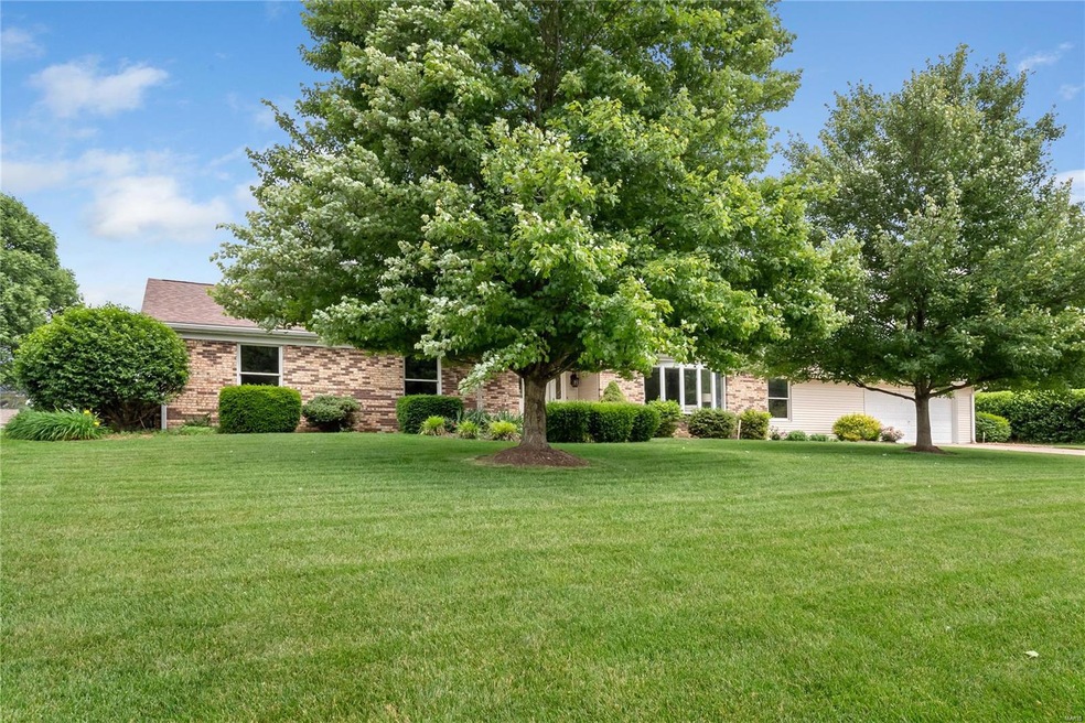 7 Santa Anita Dr, Maryville, IL 62062 - photo 1