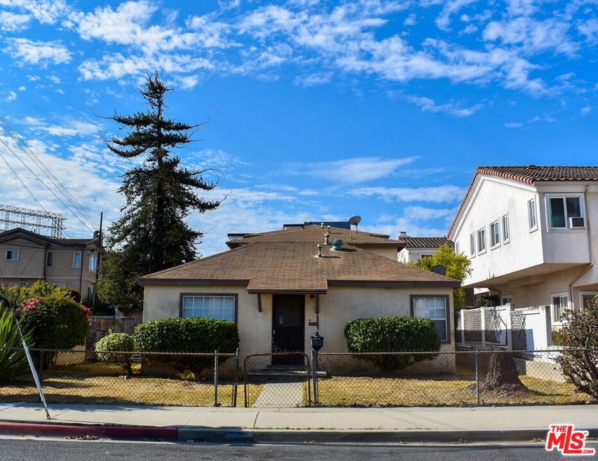 2422 Carnegie Ln, Redondo Beach, CA 90278 - photo 1