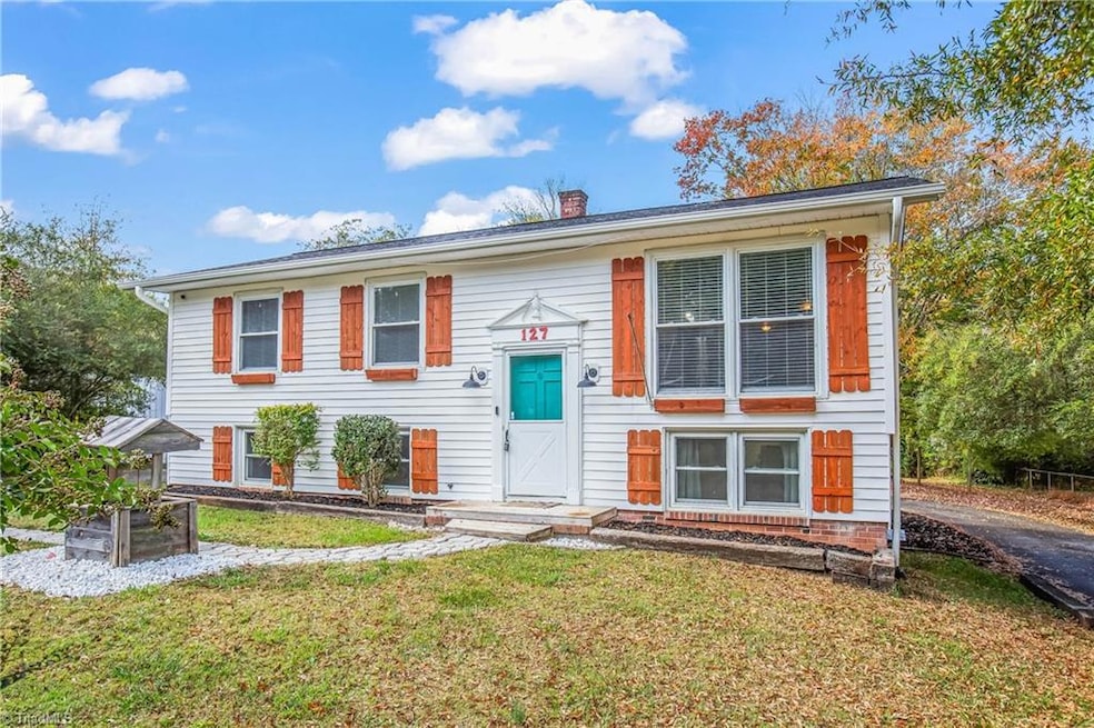 127 Glenn Ave, King, NC 27021 - photo 1